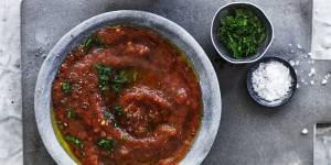 Roasted tomato salsa (for moussacos).