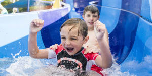 Summer's here:Canberra set for record-setting burst of hot weather