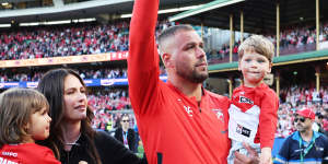 Lance “Buddy” Franklin takes a lap of honour at the SCG.