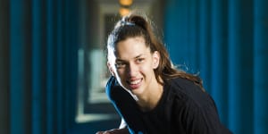 Marianna Tolo re-signs with Canberra Capitals