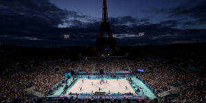 Brazilians tower at the Eiffel,leaving Aussies beached