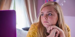 Elsie Fisher plays Kayla Day,who spends hours delivering her views on what it is to be a teenager via her internet blog,in Eighth Grade.