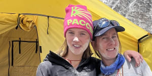 ‘Her vision was blurry’:the mother-daughter duo who conquered Everest