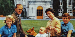 Queen Elizabeth with her husband Prince Philip and children,from left:Princess Anne,Prince Andrew and Prince Charles.