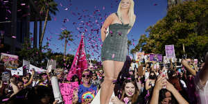 The scene outside the courthouse on Friday (LA time) as Britney Spears was finally granted her freedom.