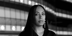 Fans left in the dark by strange Solange gig