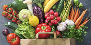 Fruit and vegetable prices are rising,but it pays to shop selectively.