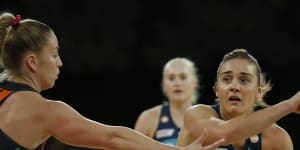 Vixens shoot to top of Super Netball ladder after toppling the Giants