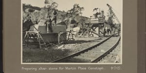 Preparing an altar stone for the Martin Place Cenotaph in 1927. Granite from Moruya was used for the Captain Cook statue and the Anzac Memorial in Hyde Park.