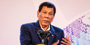 Duterte tells soldiers to shoot female rebels in their genitals