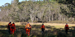 SES volunteers come back to base on Friday after searching in the Jenolan State Forest for Jessica Zrinski.