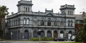 Boarded up for 20 years,St Kilda pub set to move out of David Hookes’ shadow