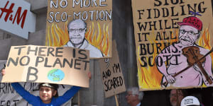 Thousands of Perth protestors demand climate action at global strike