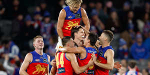 The Lions show their appreciation for Eric Hipwood’s stellar game against the Western Bulldogs.