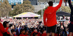 Stop the boats,start the party:Melbourne turns it on for the AFL grand final parade