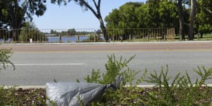 The four Perth supermarkets banning plastic bags this month