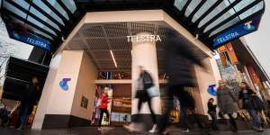 ‘A national disgrace’:Union lashes Telstra’s plan to cut 2800 jobs