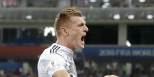 Late Kroos winner against Sweden keeps Germany alive