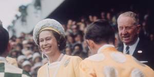 Speaking a cultivated “Queen’s English” was once seen as terribly important by some but Queen Elizabeth herself looks unfussed during a visit to Randwick racecourse in 1970.