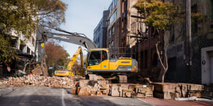 Body search delayed by demolition of Surry Hills fire building