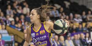 Monique Conti leaves WNBL club to play full AFLW season with Richmond