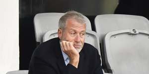 Russian billionaire Roman Abramovich will sell the Chelsea Football Club.