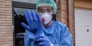 Australia needs to shore up its medical supplies,including personal protective equipment (PPE),to fight the COVID-19 pandemic.