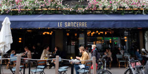Residents near the Rue des Abbesses have complained about the additional outdoor seating in the area in the evenings.