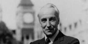 Ian Richardson as Francis Urquhart in the original House of Cards.