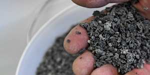 CRDC creates lightweight building material from recycled plastics.