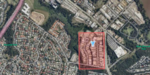 Exclusion zone around large fire in Brisbane lifted