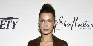 Having denied plastic surgery,model of the moment Bella Hadid is said to be a fan of the lunchtime facelift.