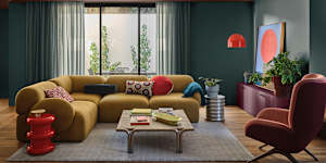 Fortune favours the brave when it comes to choosing paint colours and techniques. For the full drama,opt for colour capping with a ceiling painted darker than the walls.