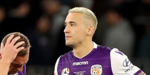 Glory rally around inconsolable Santalab after penalty shocker