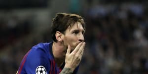 Maestro Messi fires Barcelona past Spurs,Liverpool beaten at Napoli