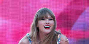 “This is the biggest show we’ve done on this tour or any tour,” Taylor Swift told the crowd of 96,000.