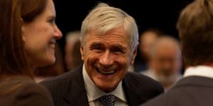 Seven billionaire Kerry Stokes pledges $10 million to bushfire relief