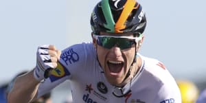 Bennett stripped of Vuelta stage win after bumping rival