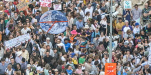 'This crisis,it affects everyone':Organisers say 100,000 at Melbourne's climate strike