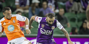 Brisbane Roar beat Perth Glory to stay alive in A-League