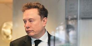 Elon Musk arrives at the US District Court in Oakland,California.