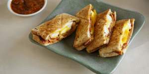 Bacon,egg and kasundi jaffle