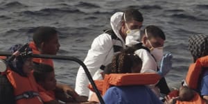 Hundreds of migrants rescued off Malta and Greece