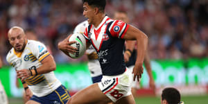 Sweet-stepping Suaalii shines after Tedesco concussed in Roosters’ win over Eels