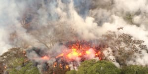 Explosive eruption sends ash kilometres over Hawaii volcano