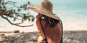 “The morning one[sunscreen application] is your sort of ‘Protect you just in case’,but it’s not sufficient[for the whole day],” says skin cancer researcher Rachel Neale.