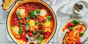  Danielle Alvarez's tomato and basil poached eggs with crusty bread.