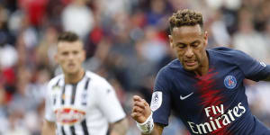 Neymar,Mbappe on song as PSG stay top of French league