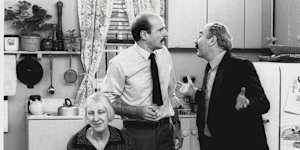 Szeps with Garry McDonald and Ruth Cracknell in a 1985 episode of Mother and Son.
