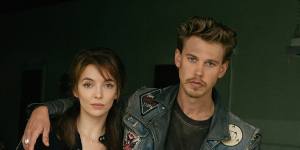 Jodie Comer as Kathy and Austin Butler as Benny in The Bikeriders.